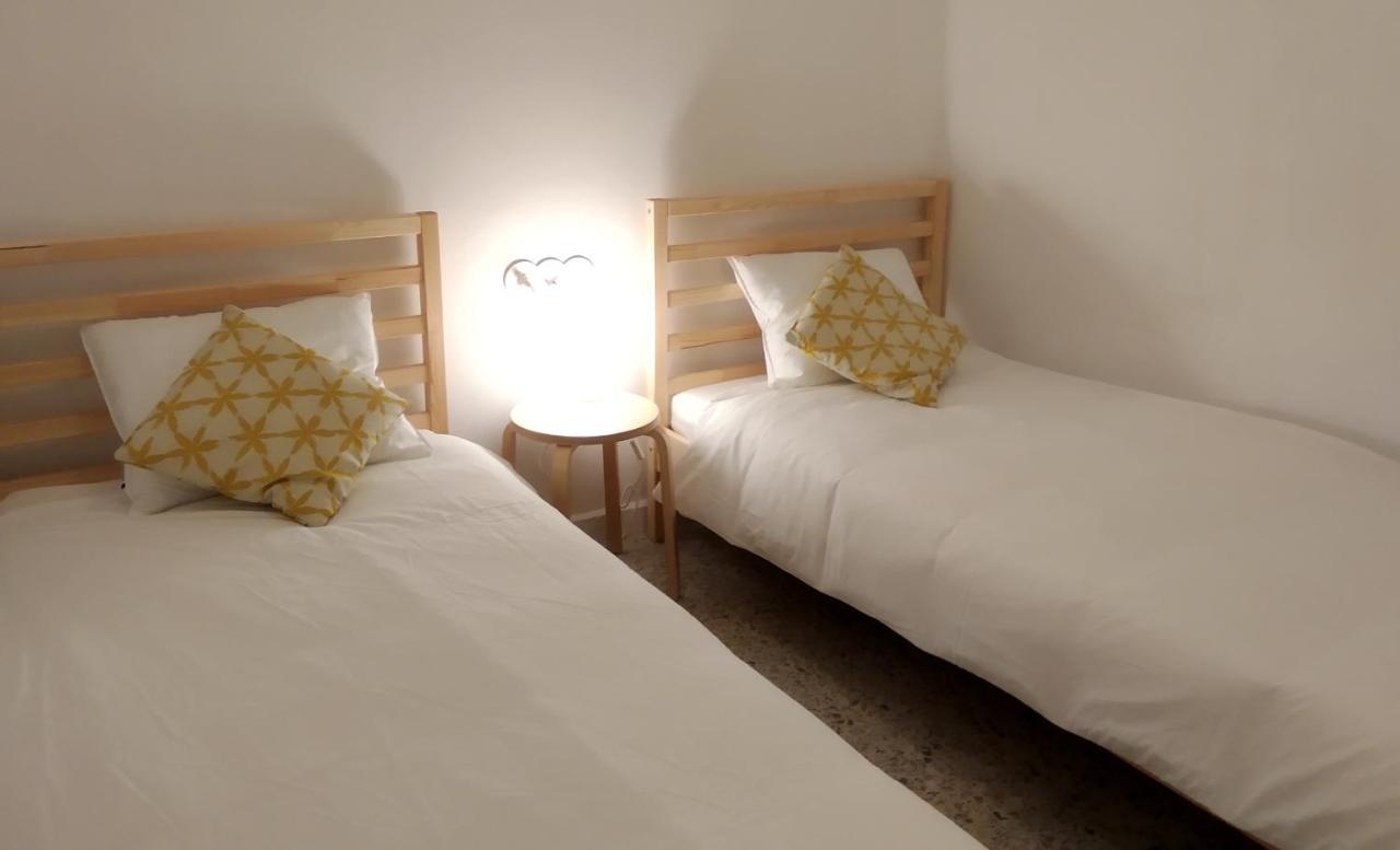 Apt Slow City Hostel Понтеведра Екстер'єр фото